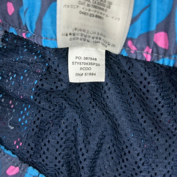 Patagonia Barely Baggies Shorts 2.5” Inseam Pollen Confetti Dolomite Blue Medium - Picture 11 of 12